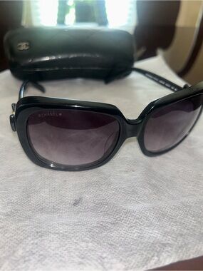 Chanel Bow-Tie Sunglassess🎀
